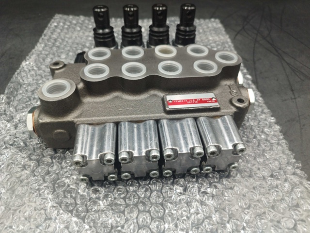 1518625-3 Hydraulic valve 4P - YFM55/4 1/2