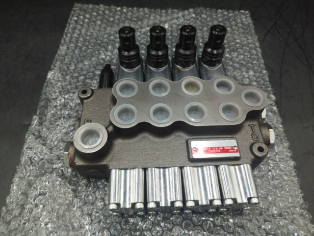 1518625-5 Hydraulic valve 4P - YFM55/4 1/2