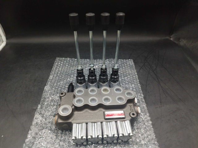 1518625-8 Hydraulic valve 4P - YFM55/4 1/2