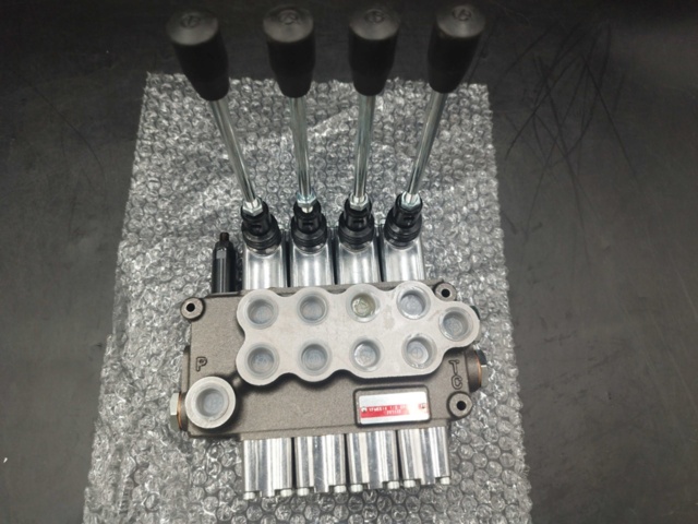 1518625-9 Hydraulic valve 4P - YFM55/4 1/2