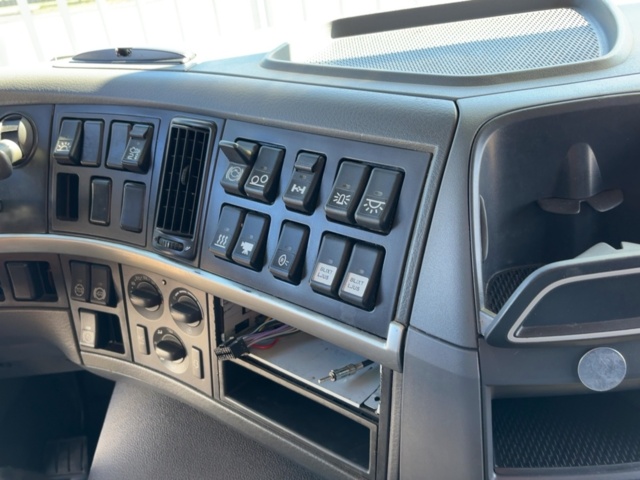1499608-24 Tippbil - Volvo FM - 2009