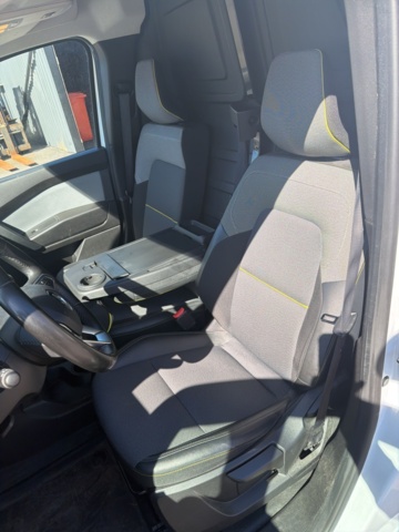 1427775-18 Renault Kangoo E-Tech, 122hk, 2024