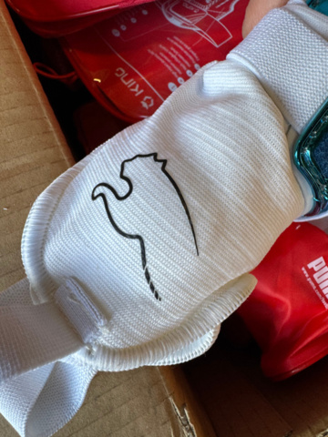 1405771-9 Puma benskydd – 72 par i originalförpackning