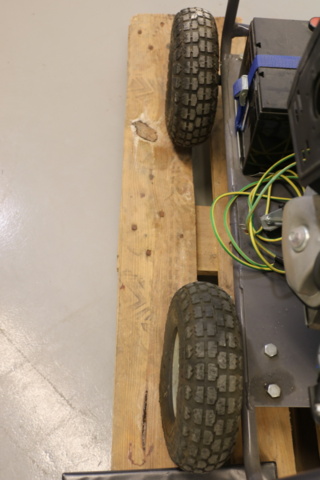 1417012-21 Generator on wheels. Honda engine.