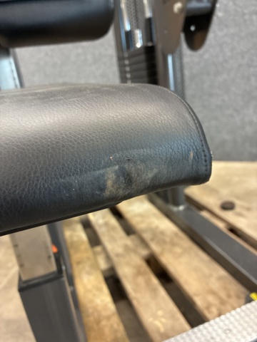 1422588-8 Seated Lat Pull / Vertical Traction Teca 650