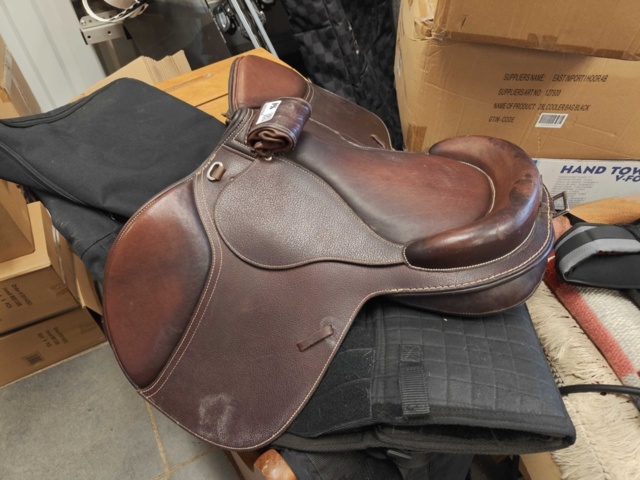 1485094-1 Horse saddle