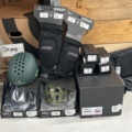 1457649-6 Stort parti med nya Oakley produkter - Glasögon, hjälmar, kläder etc. 622st