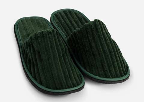 Bild som representerar auktionen - Partier med slippers, schampo, lotion och tvål