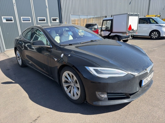 1351424-7 Tesla Model S Long Range AWD, 423hk, -2020 (repobjekt)