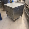 1351818-2 Avställningsbänk med 2 st lådor, ca 70x70x72 cm