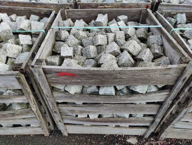 1095072-1 Gatsten Granit Castro White 80/100 ca 5 m2
