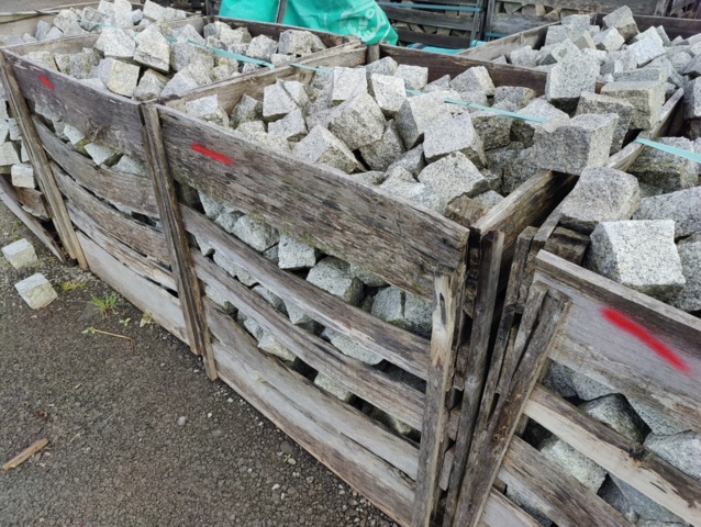 1095073-1 Gatsten Granit Castro White 80/100 ca 5 m2