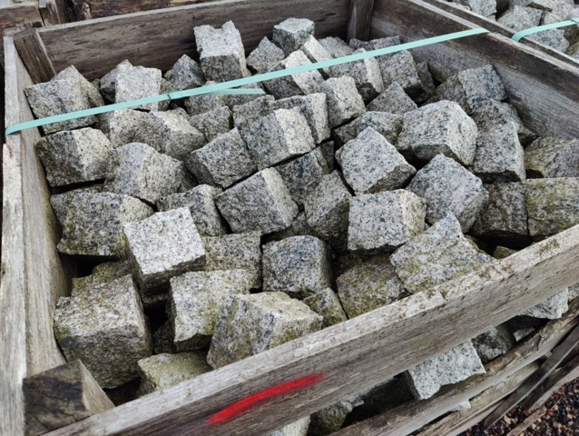 1095073-3 Gatsten Granit Castro White 80/100 ca 5 m2