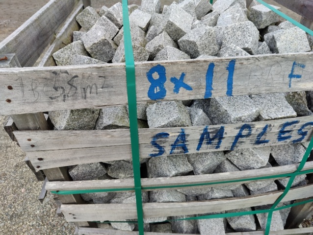 1095088-2 Gatsten Granit 8/11 ca 5 m2