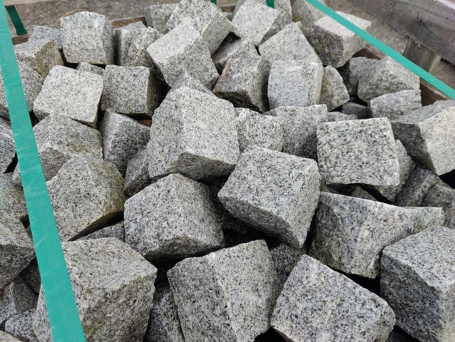 1095088-4 Gatsten Granit 8/11 ca 5 m2