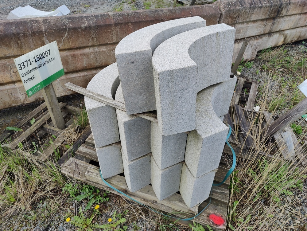 1095092-2 10 pcs Granite curb stone GV1 150 Radius 0.75m
