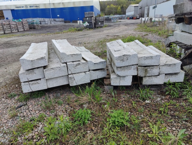 1095098-2 105 pcs Granite curb stone GV1 150 Radius 10.0 m