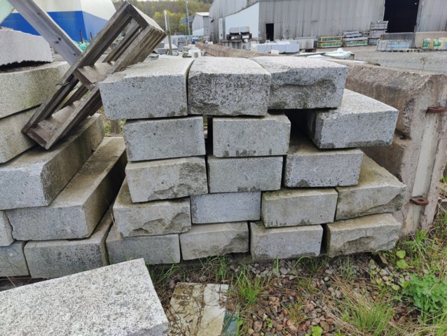 1095098-6 105 pcs Granite curb stone GV1 150 Radius 10.0 m