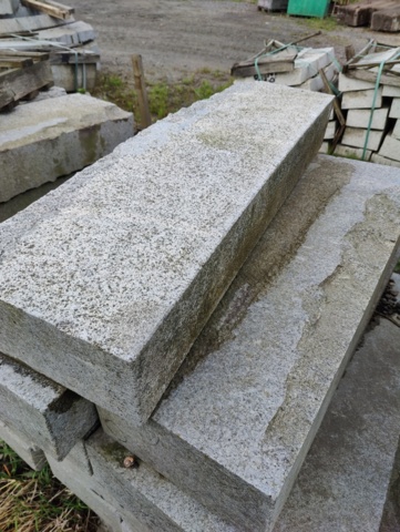 1095098-12 105 pcs Granite curb stone GV1 150 Radius 10.0 m