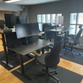1505844-8 Office furniture - 4 desks, 4 screens, etc.