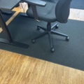 1505844-9 Office furniture - 4 desks, 4 screens, etc.
