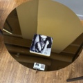 1505845-6 Två karmstolar och ett runt sidobord