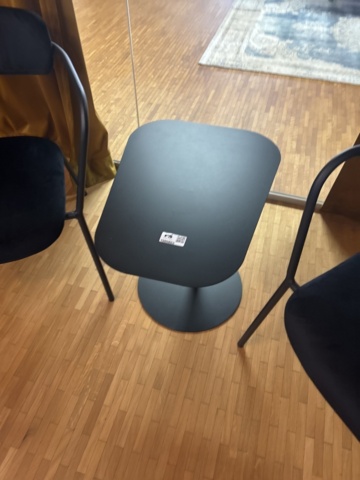 1505863-6 Karmstolar och sidobord