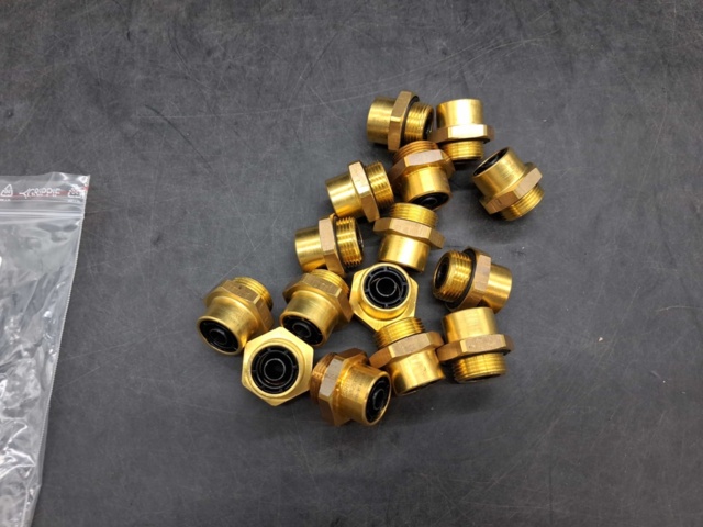 Bromskoppling rak - 15 st, 12x9, M22x1,5 kort modell