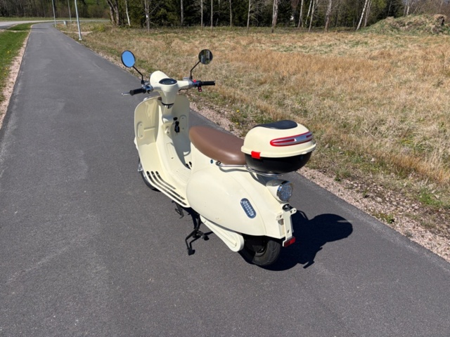 1430367-3 El- moped