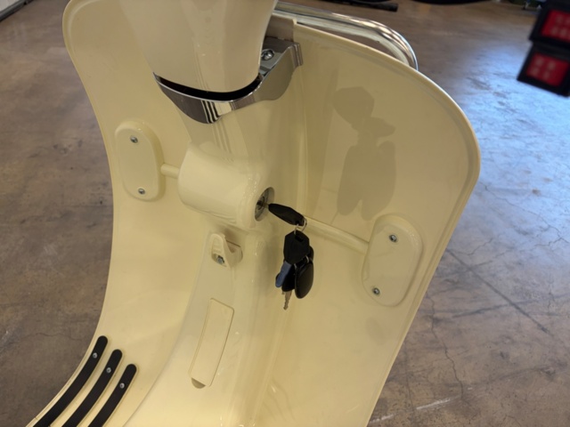1430367-15 El- moped