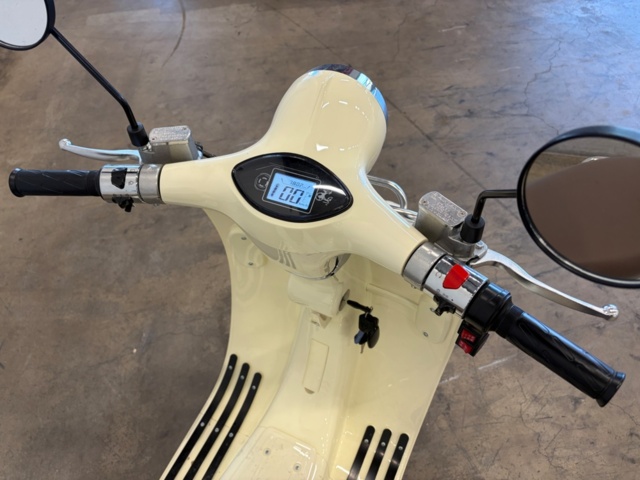 1430367-16 El- moped