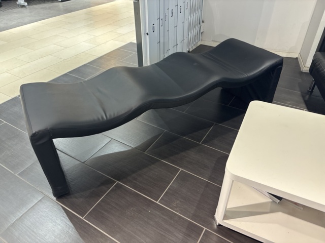 1505882-8 Möbler - Soffa, soffbord, klädhängare