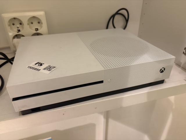 1505888-2 Spelkonsol med handkontroll - Microsoft Xbox One S - 2016