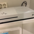 1505888-3 Spelkonsol med handkontroll - Microsoft Xbox One S - 2016