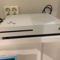 1505888-5 Spelkonsol med handkontroll - Microsoft Xbox One S - 2016