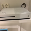 1505888-4 Spelkonsol med handkontroll - Microsoft Xbox One S - 2016
