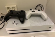 1505888 Spelkonsol med handkontroll - Microsoft Xbox One S - 2016