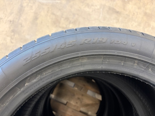 1430369-6 Sommardäck Pirelli  P Zero 255/45 R19 104v