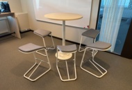 1509729 Ståbord med stolar och whiteboardtavla - Lammhults ADD