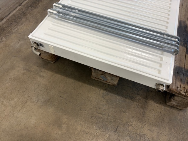 1430372-2 Radiator 1200x600mm