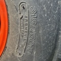 1363447-23 Kompakttraktor/redskapsbärare med frontlastare och redskap - Kubota 2410 - 2005
