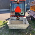 1363447-17 Kompakttraktor/redskapsbärare med frontlastare och redskap - Kubota 2410 - 2005