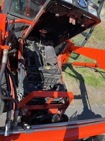 1363447-35 Kompakttraktor/redskapsbärare med frontlastare och redskap - Kubota 2410 - 2005
