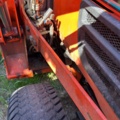 1363447-38 Kompakttraktor/redskapsbärare med frontlastare och redskap - Kubota 2410 - 2005