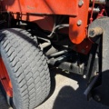 1363447-25 Kompakttraktor/redskapsbärare med frontlastare och redskap - Kubota 2410 - 2005