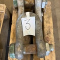 1524003-1 2 large shackles
