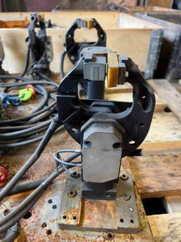 1524035-2 Vacuum fixture