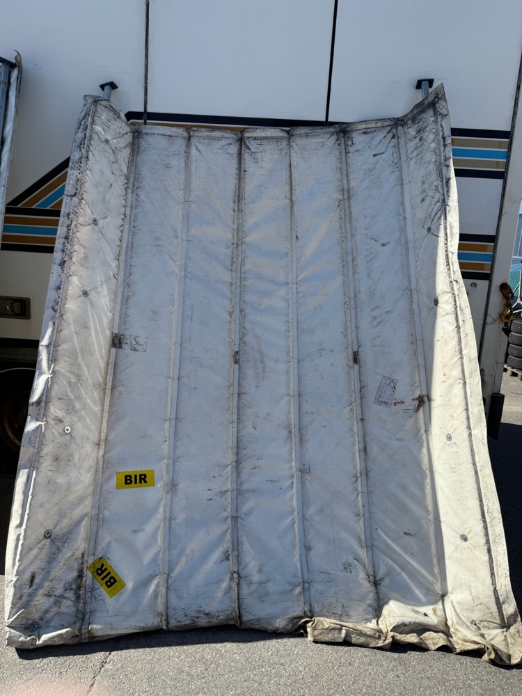 1519117-2 Partitions for refrigerated/freezer trucks & cargo supports