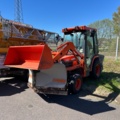 1363447-1 Kompakttraktor/redskapsbärare med frontlastare och redskap - Kubota 2410 - 2005