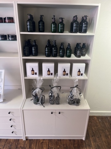 1277287-4 Salon equipment, machines and beauty products - Meraki, Medik8, XLash and others.